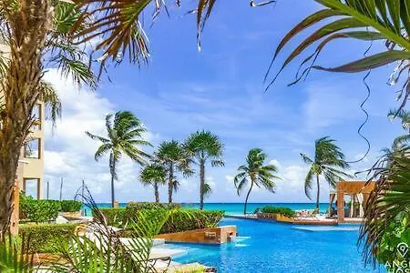 Oceanfront Condo A Block Off 5Th In Heart Of Playa Playa del Carmen