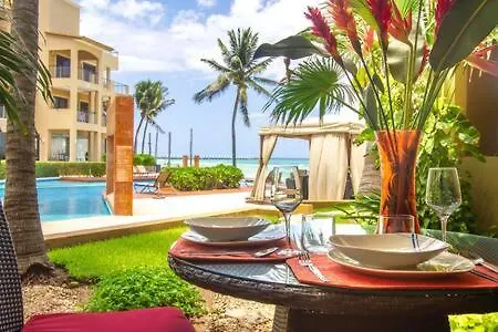 Oceanfront Condo A Block Off 5Th In Heart Of Playa Playa del Carmen