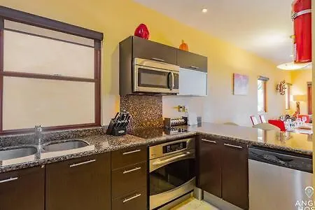 Oceanfront Condo A Block Off 5Th In Heart Of Playa Playa del Carmen Holiday home