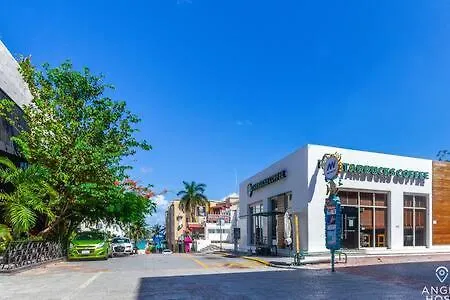 Oceanfront Condo A Block Off 5Th In Heart Of Playa Playa del Carmen Holiday home